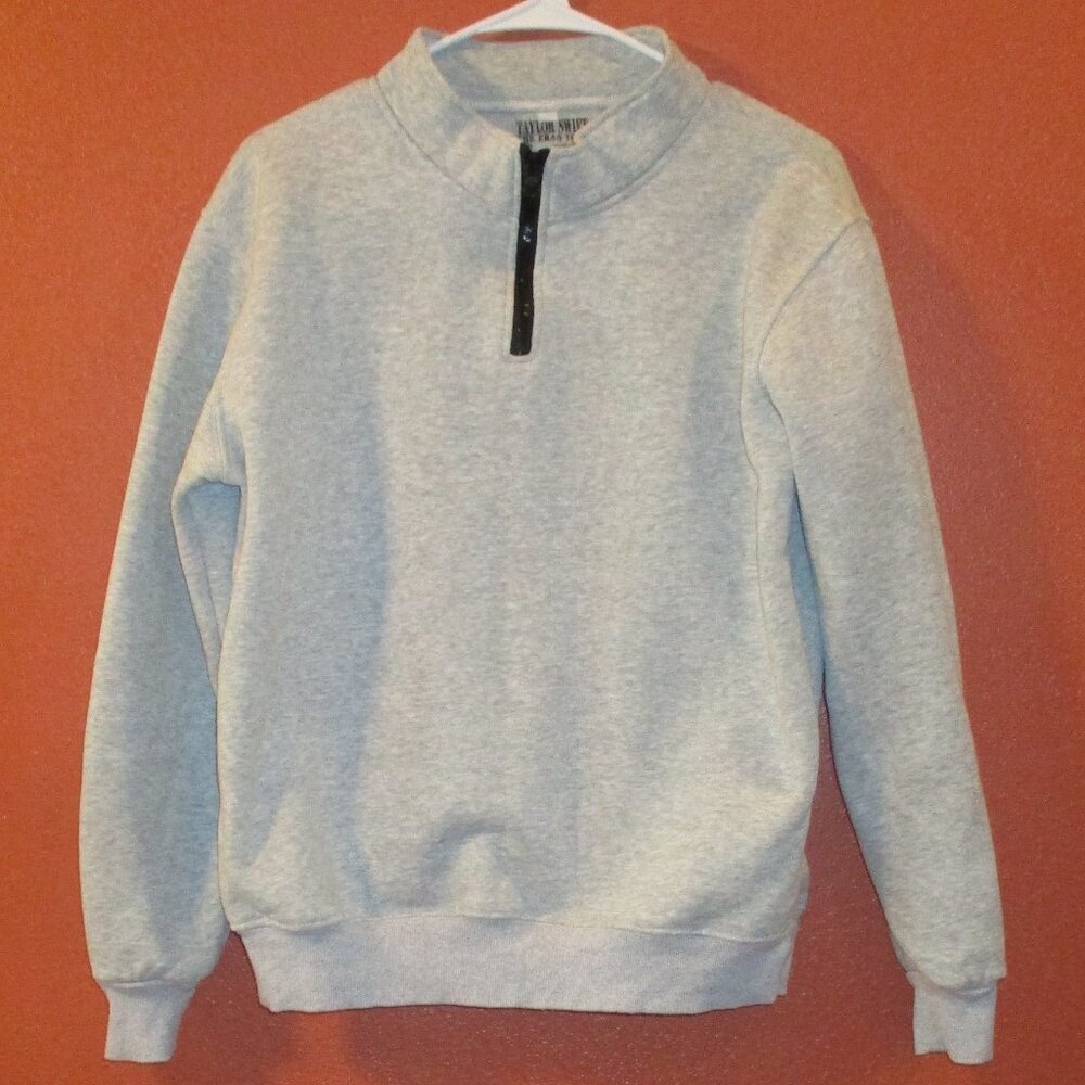 Taylor Swift Sweatshirt Era Tour Woman Medium Gray Black Blue Long Sleeve - Picture 1 of 13
